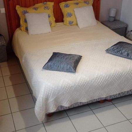 Chambre D'Hotes Les Ormeaux Saint-Georges-des-Côteaux Εξωτερικό φωτογραφία